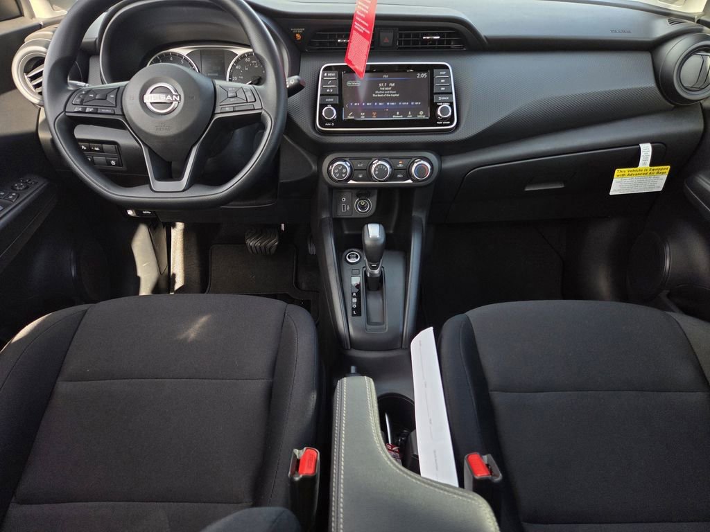 Certified 2025 Nissan Kicks Play S image 5