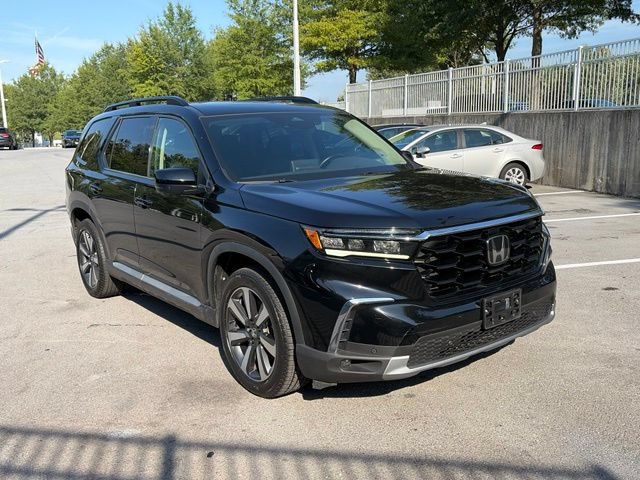 Used 2023 Honda Pilot Touring image 2