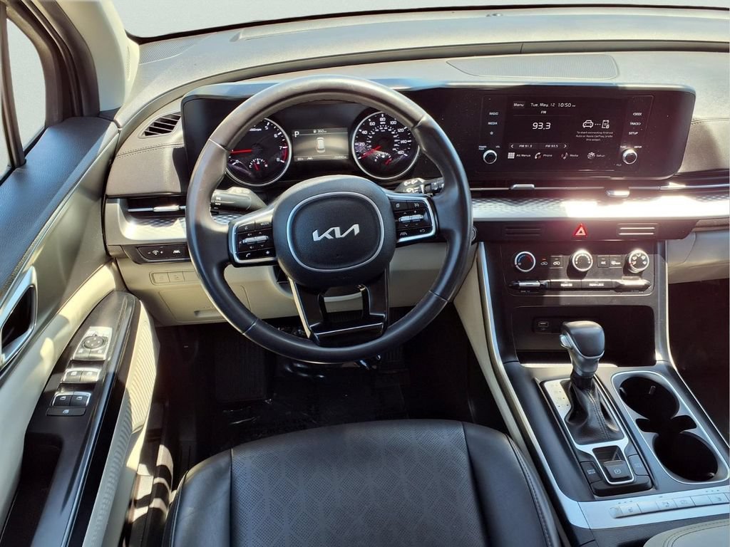 Used 2024 Kia Carnival LX FWD image 9