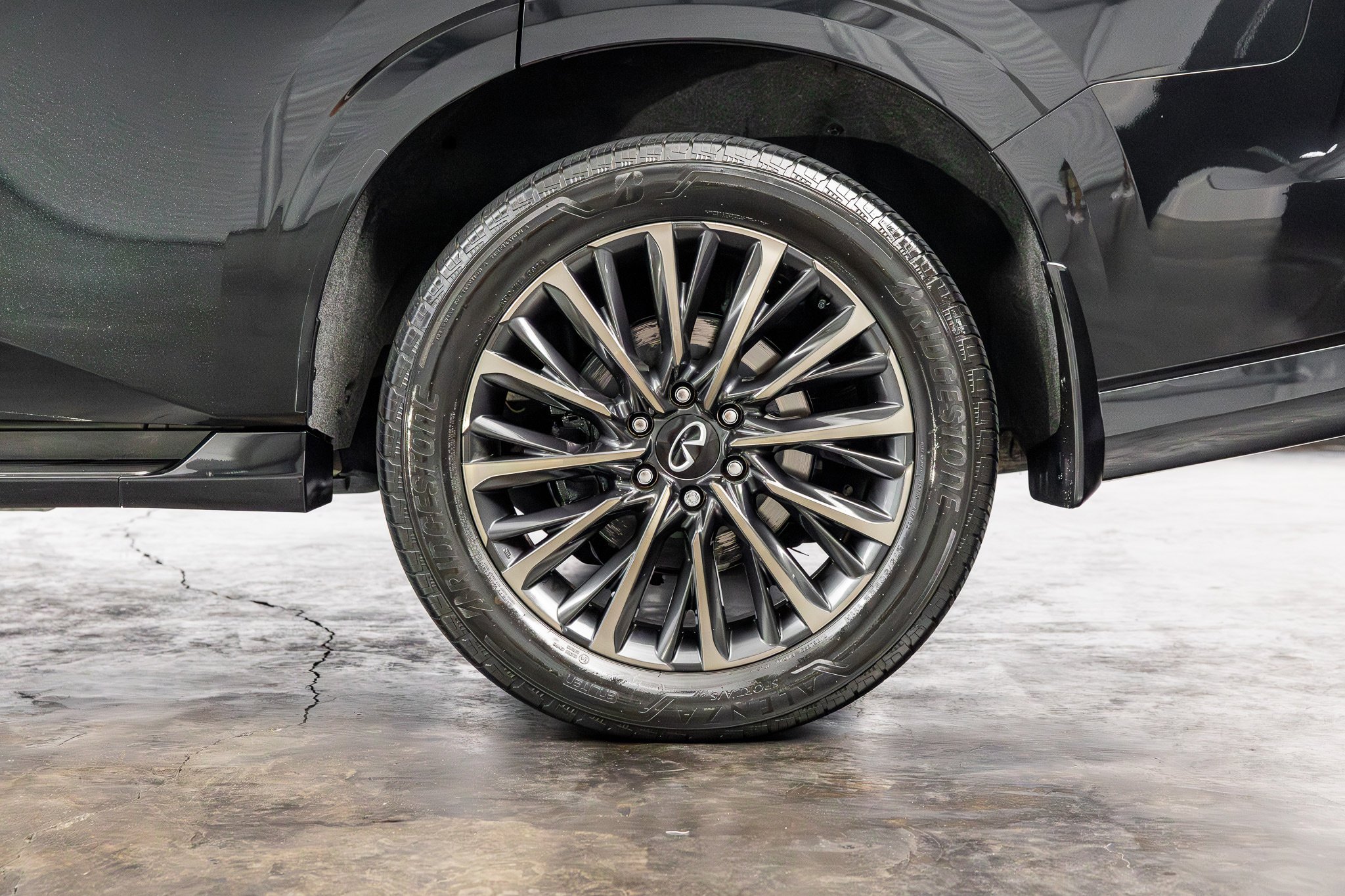 Used 2025 INFINITI QX80 Autograph w/ Autograph Exterior Package AWD/4WD image 14