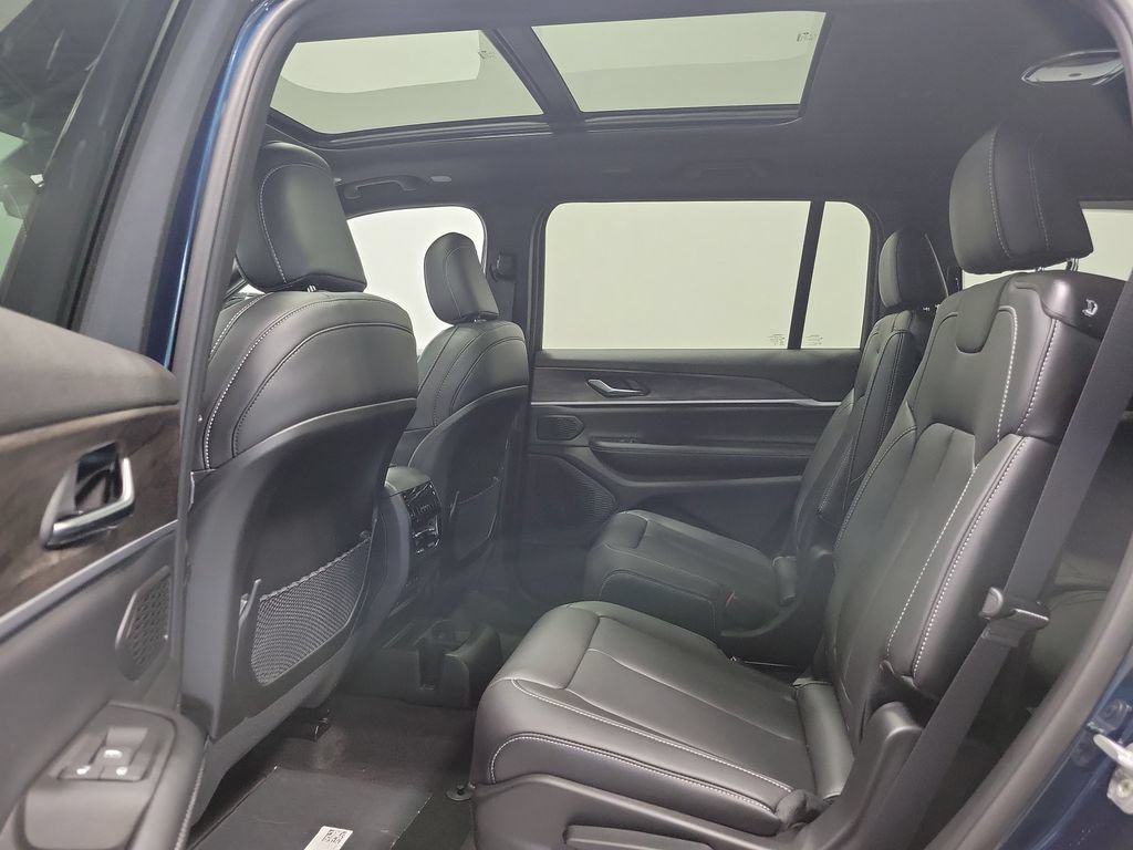 New 2026 Jeep Grand Cherokee L Limited AWD/4WD image 10