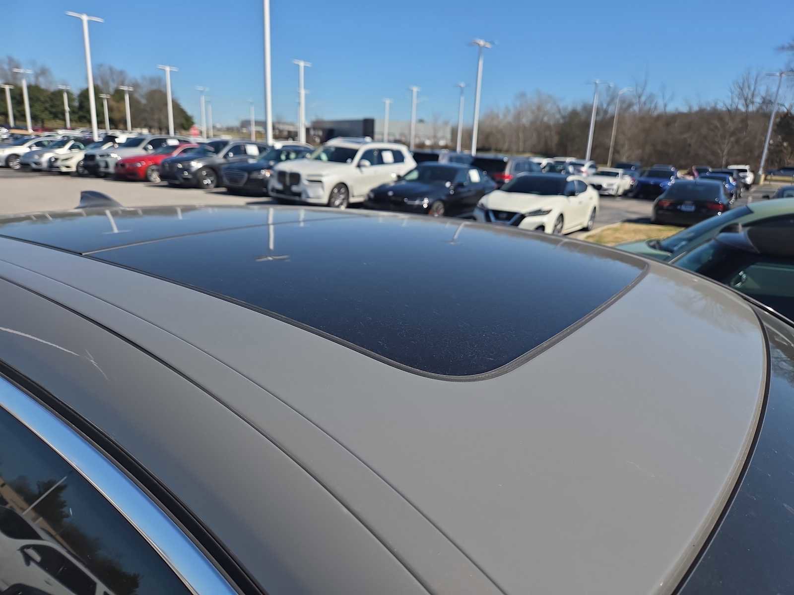 Used 2022 BMW 740i w/ Premium Package image 2