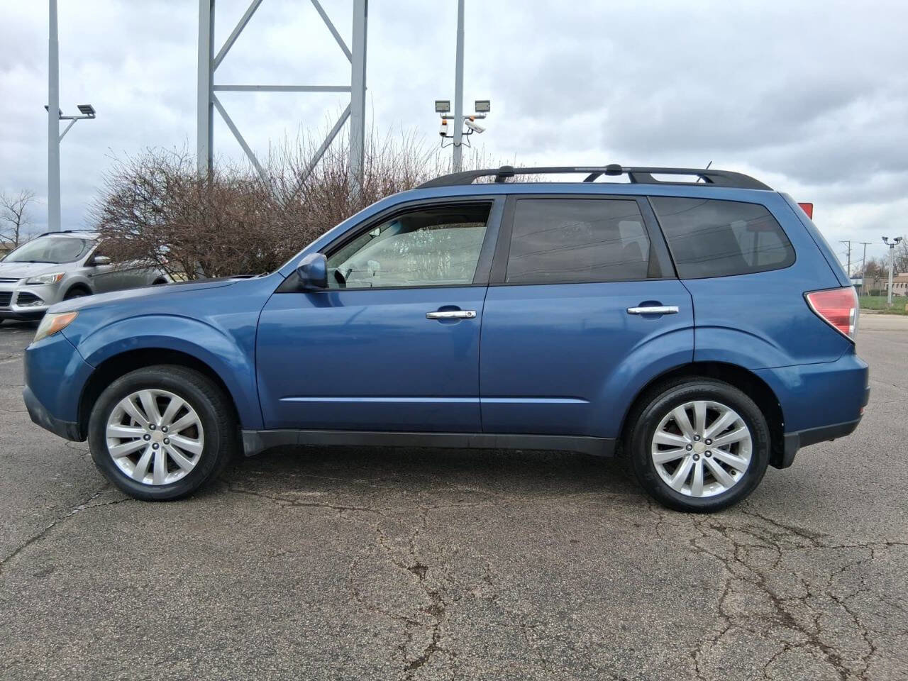 Used 2011 Subaru Forester 2.5X Premium AWD/4WD image 5