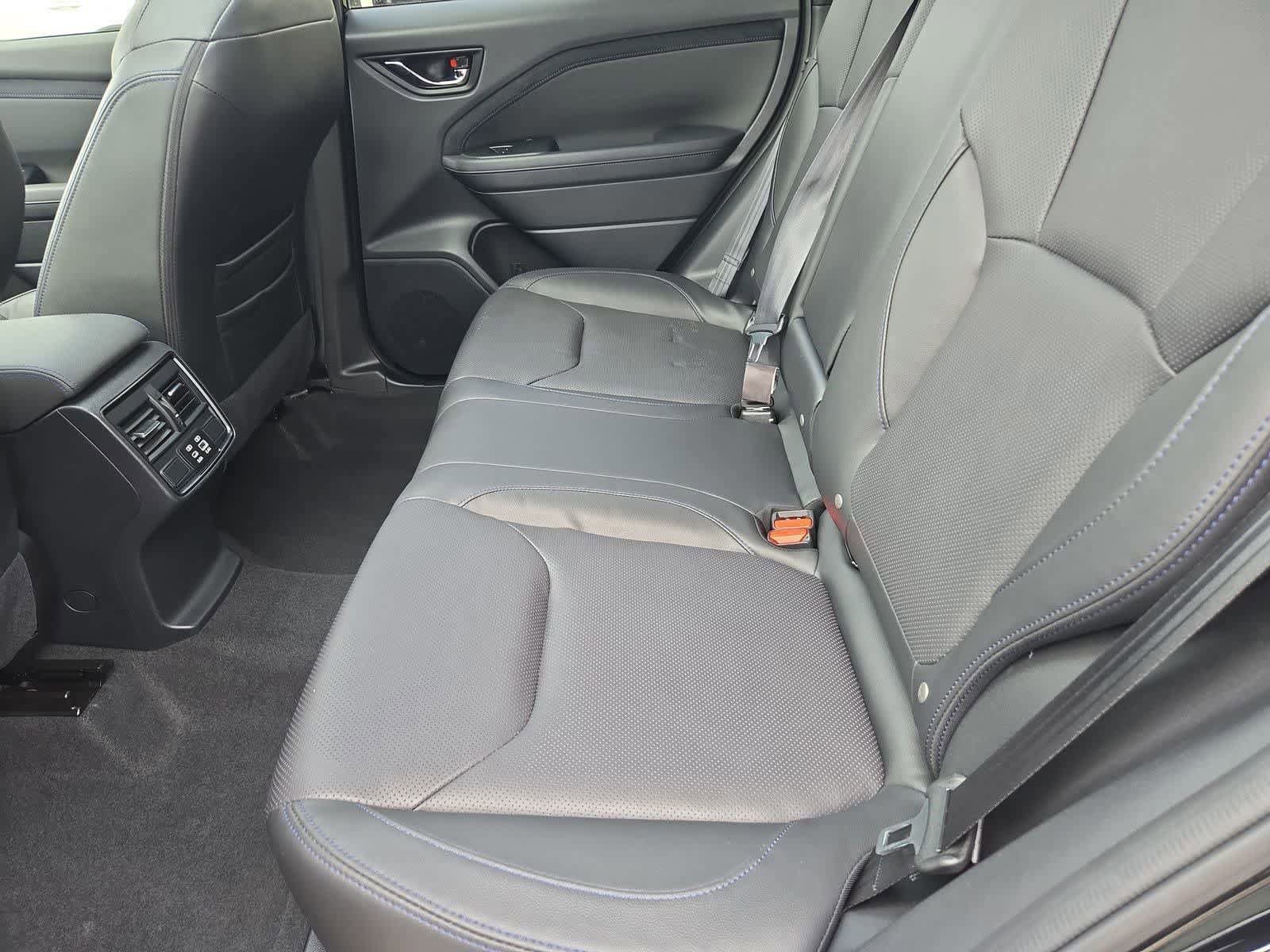Used 2025 Subaru Forester Limited AWD/4WD image 19