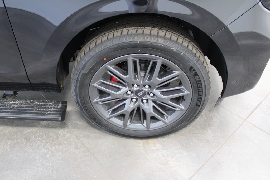 New 2025 Ford Expedition Platinum w/ Stealth Performance Package image 61