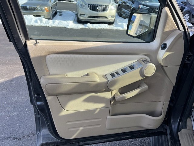 Used 2007 Mercury Mountaineer Base image 16