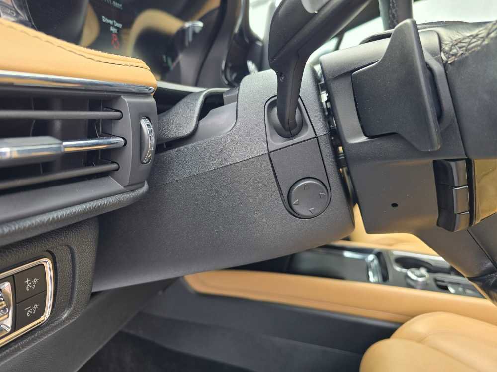 Used 2022 Lincoln Corsair Reserve w/ Equipment Group 201A image 15