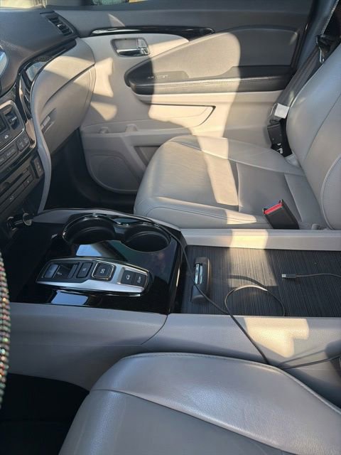 Used 2017 Honda Pilot Touring image 11