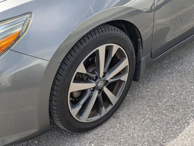 Used 2016 Nissan Altima 2.5 SR FWD image 6
