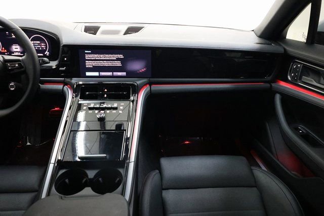 Used 2024 Porsche Panamera 4 image 92