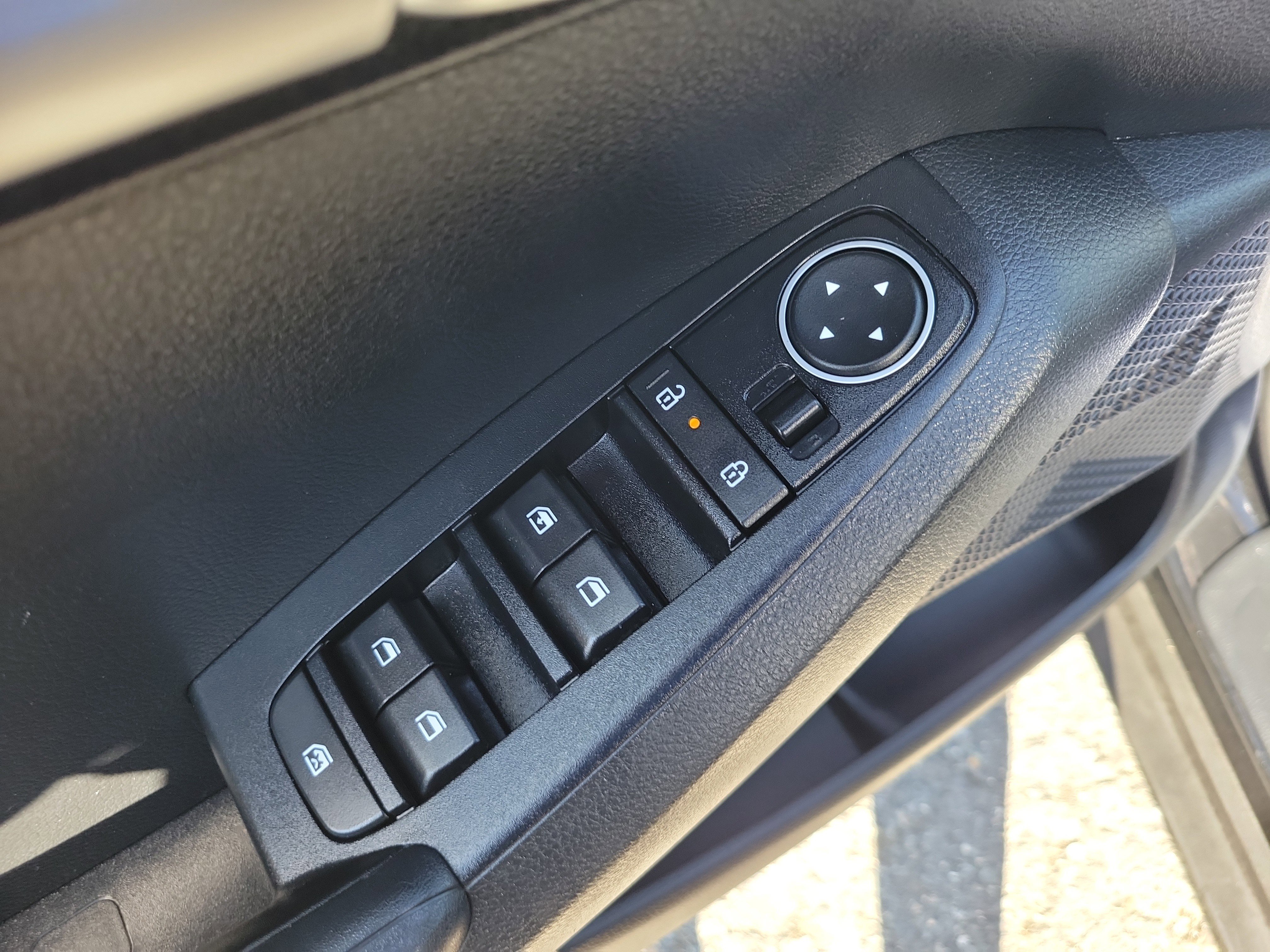 Used 2025 Kia Seltos LX AWD/4WD image 20