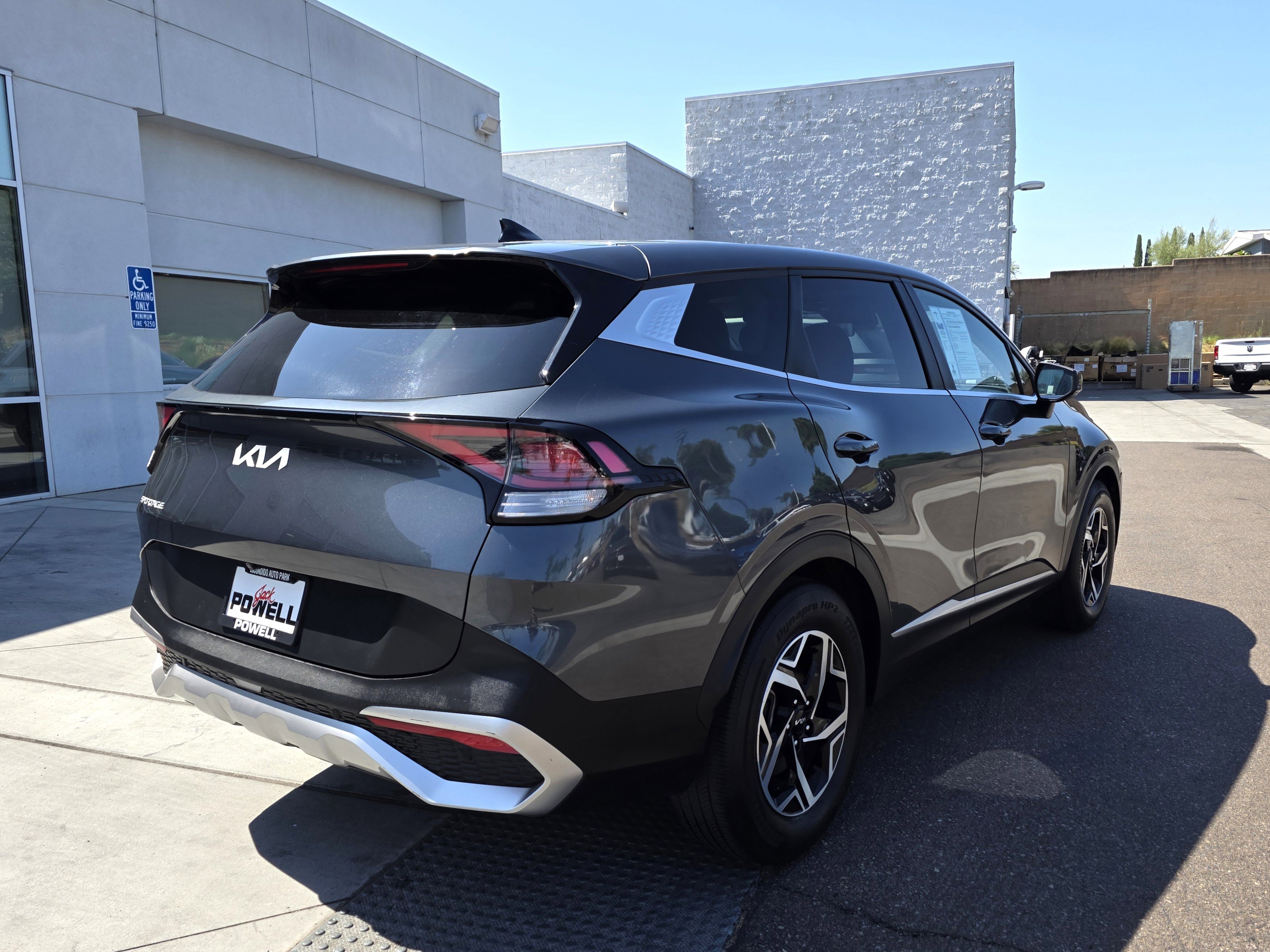 Used 2023 Kia Sportage LX image 5