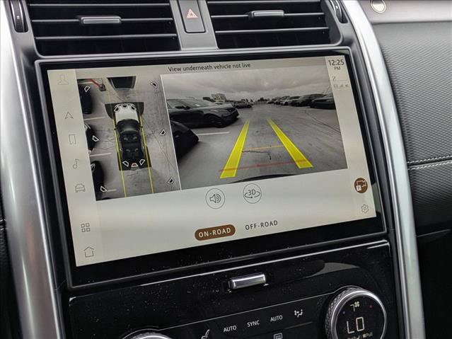 New 2025 Land Rover Discovery Dynamic SE AWD/4WD image 13