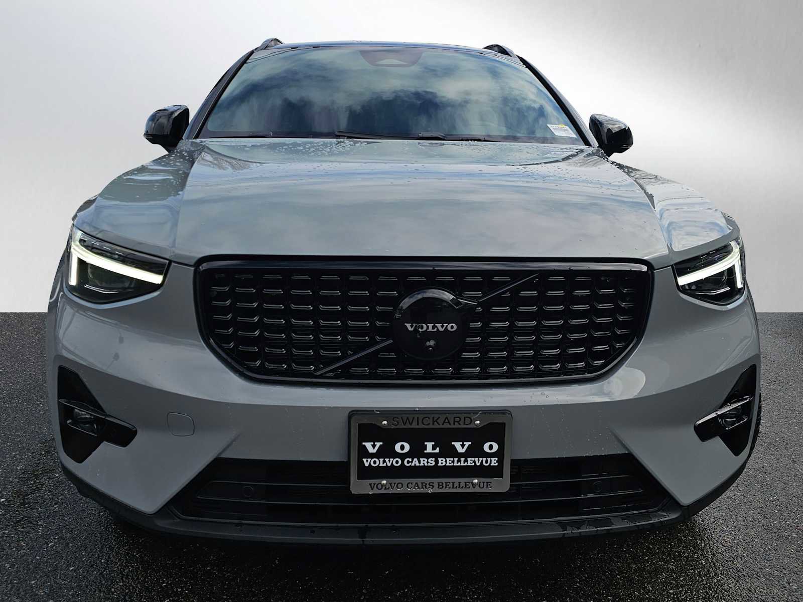 Certified 2026 Volvo XC40 B5 Ultra w/ Climate Package image 8