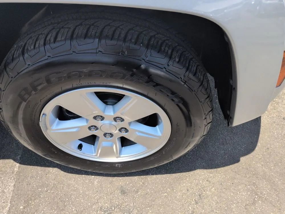 Used 2011 Jeep Liberty Sport image 10