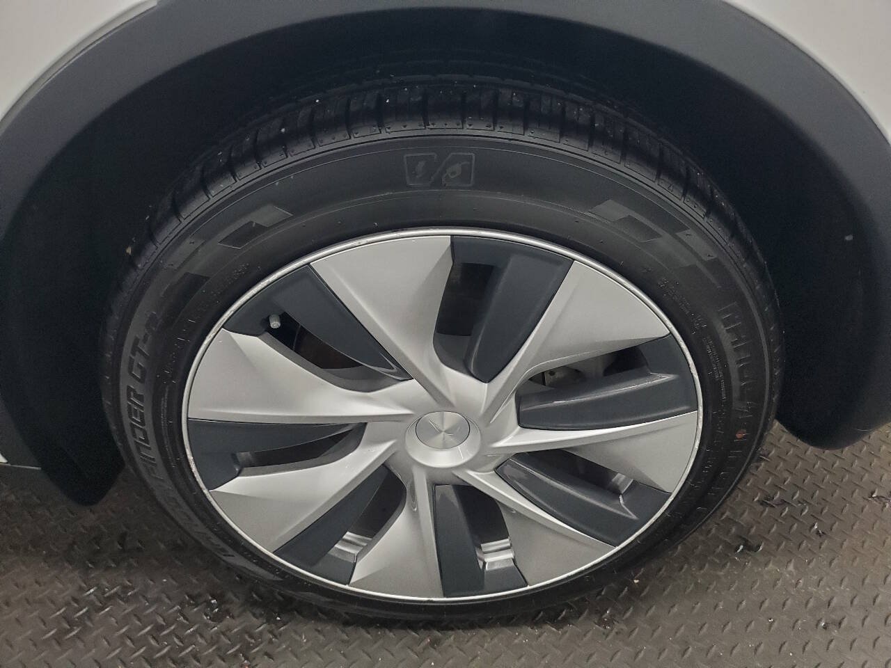 Used 2021 Tesla Model Y Long Range AWD/4WD image 22