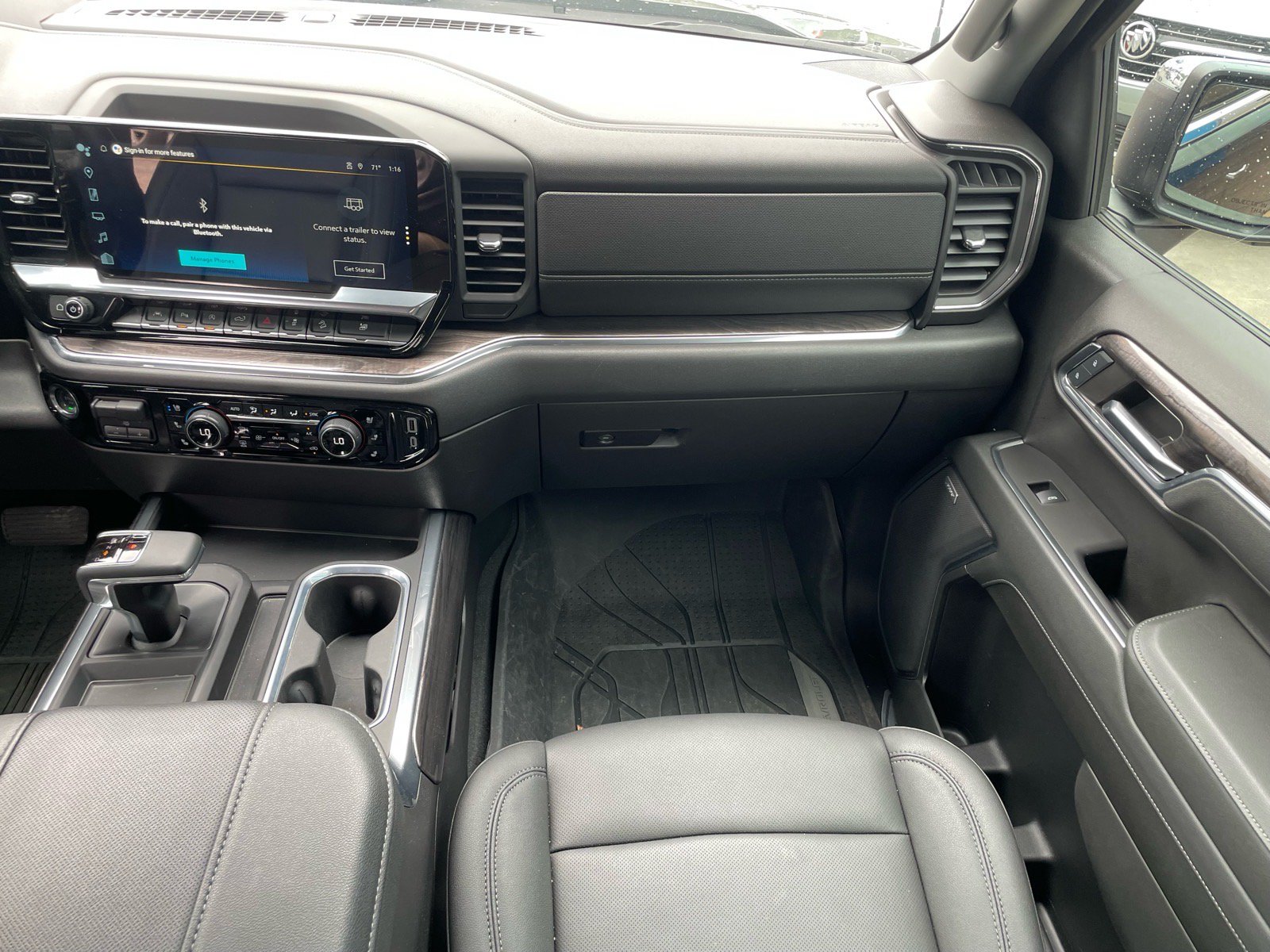 Used 2024 Chevrolet Silverado 1500 LTZ w/ LTZ Premium Package AWD/4WD image 10
