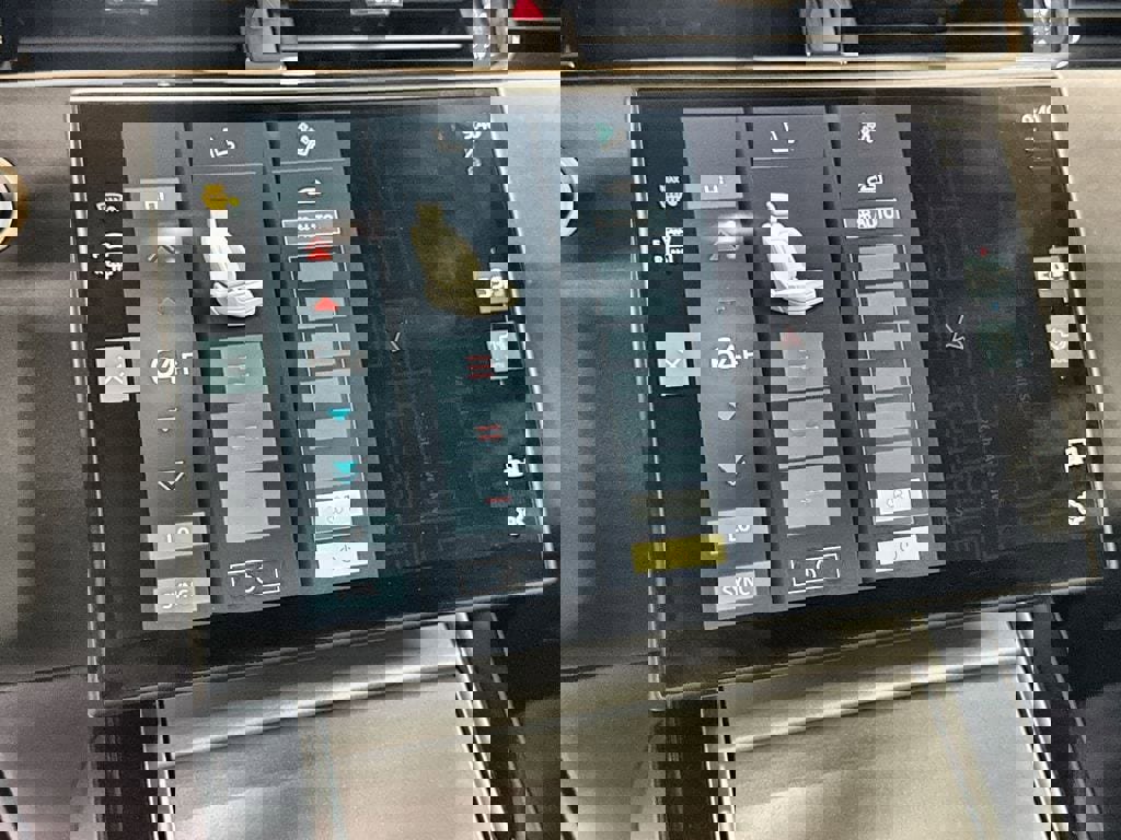 Used 2024 Land Rover Range Rover Evoque S image 22