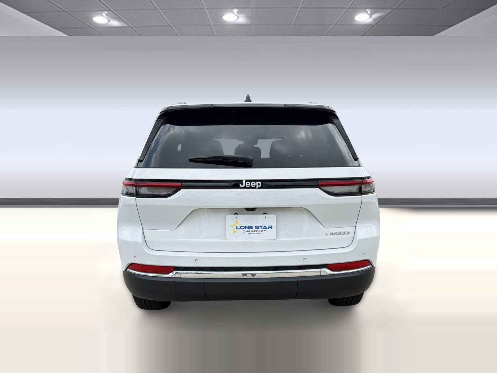 Used 2025 Jeep Grand Cherokee Laredo X RWD image 9