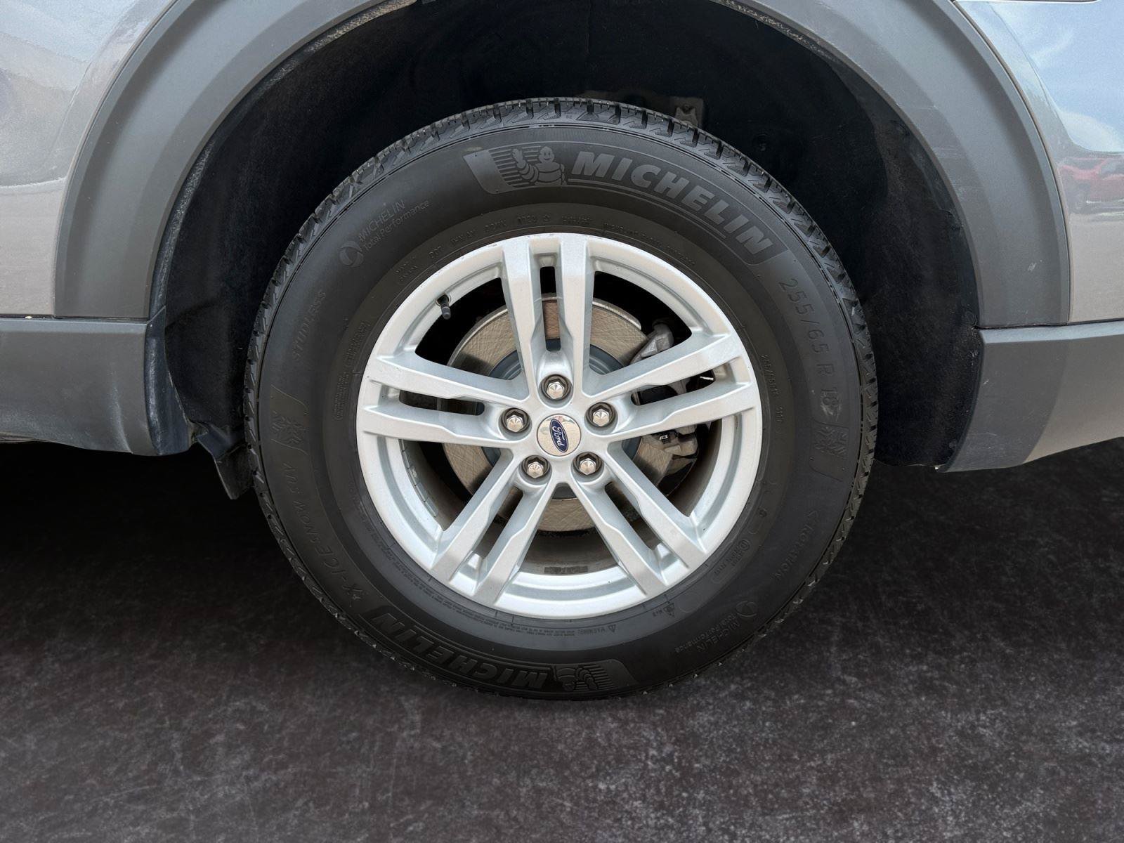 Used 2022 Ford Explorer XLT AWD/4WD image 29