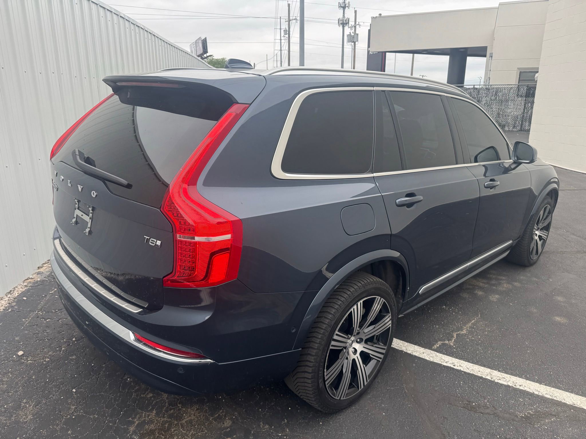 Used 2025 Volvo XC90 T8 Plus w/ Protection Package Premier AWD/4WD image 5
