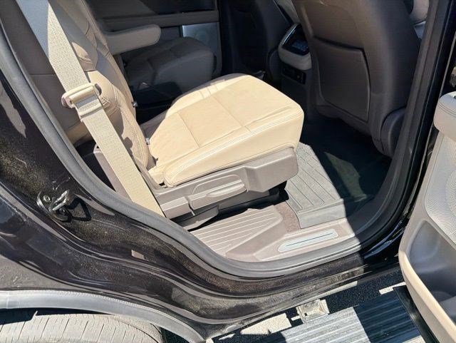Used 2023 Lincoln Navigator Reserve AWD/4WD image 16