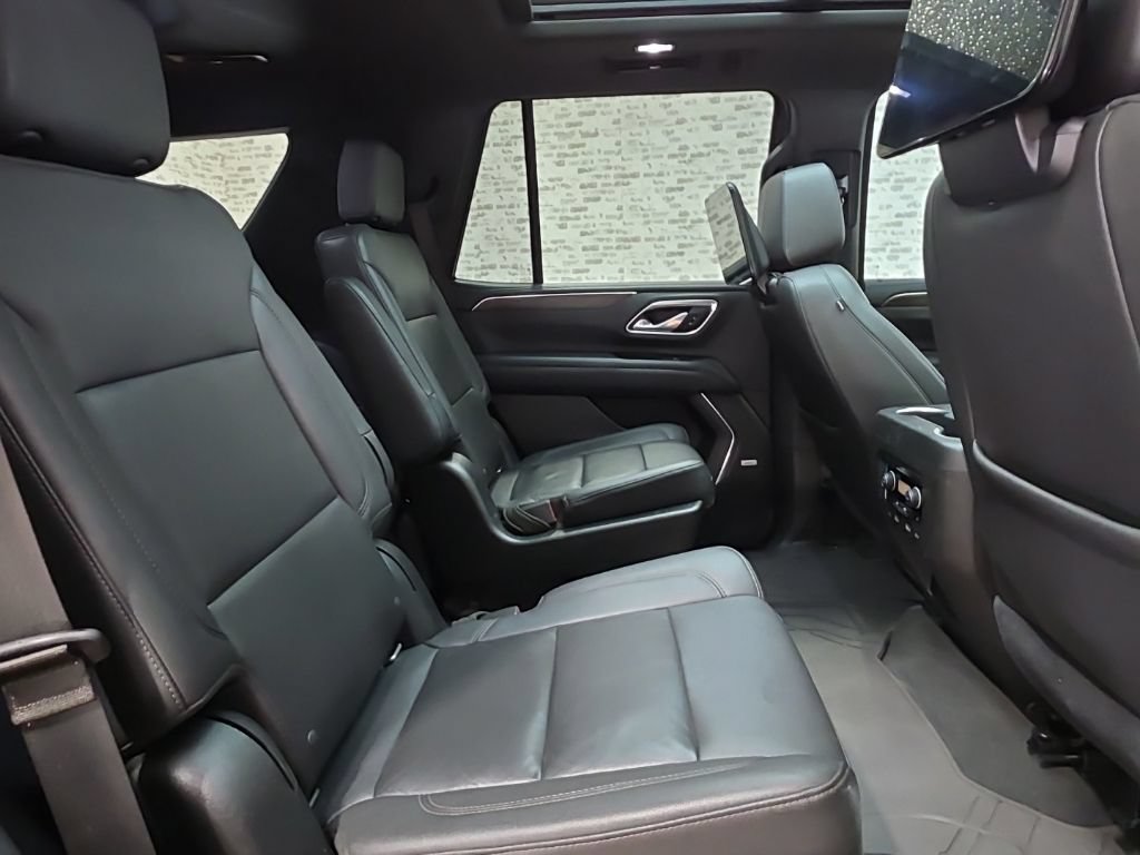 Used 2021 Chevrolet Tahoe Z71 w/ Luxury Package AWD/4WD image 14
