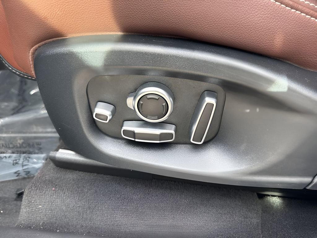 Used 2018 Jaguar F-PACE S image 10