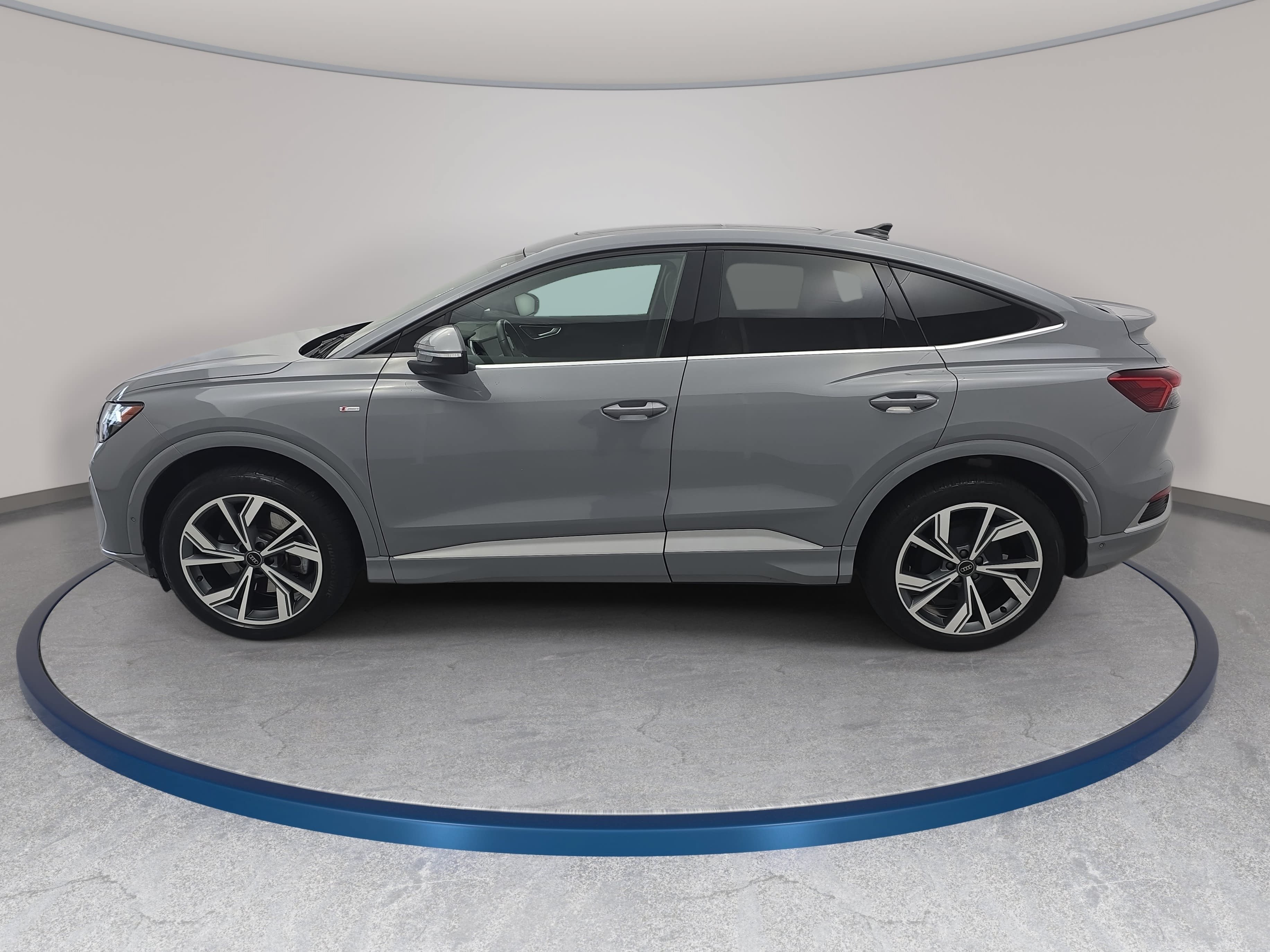 Used 2023 Audi Q4 e-tron Premium Plus w/ Premium Plus AWD/4WD image 8