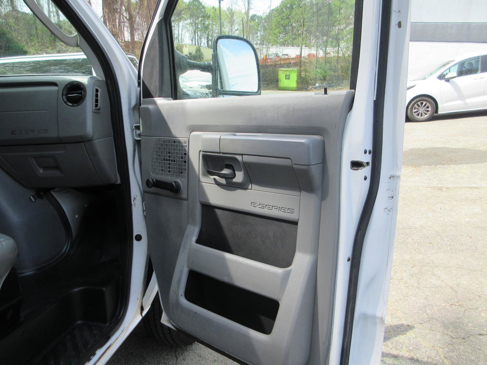 Used 2013 Ford E-350 and Econoline 350 Super Duty w/ Class I Trailer Tow Pkg RWD image 12