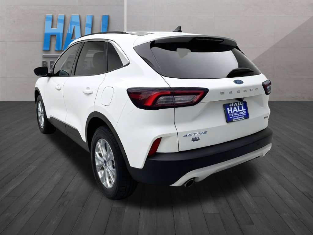 Used 2023 Ford Escape Active AWD/4WD image 3