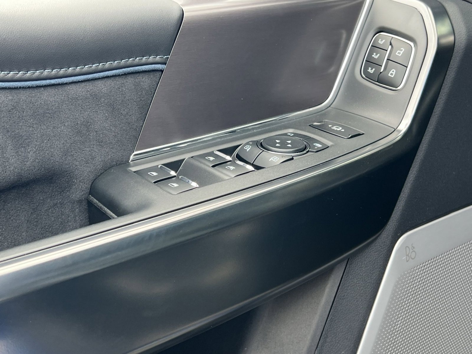 New 2026 Ford F450 Platinum w/ FX4 Off-Road Package image 14