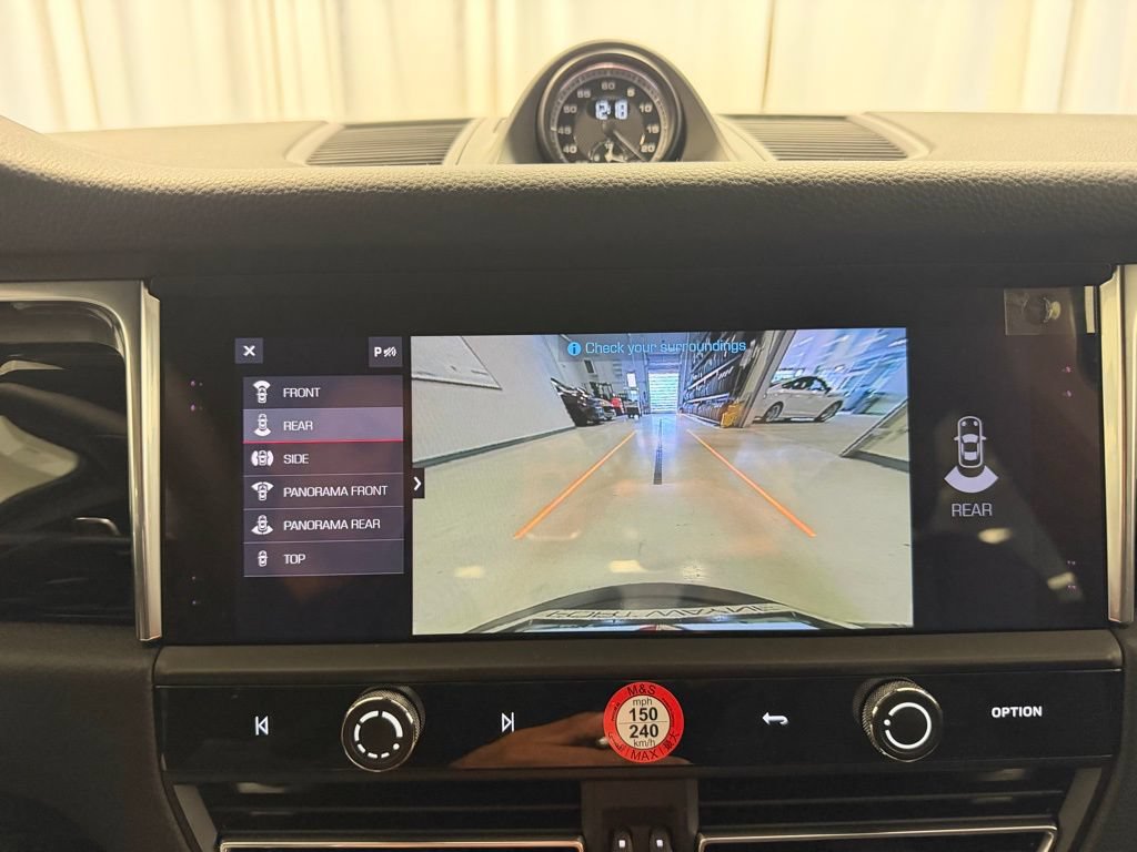 Certified 2026 Porsche Macan AWD/4WD image 19