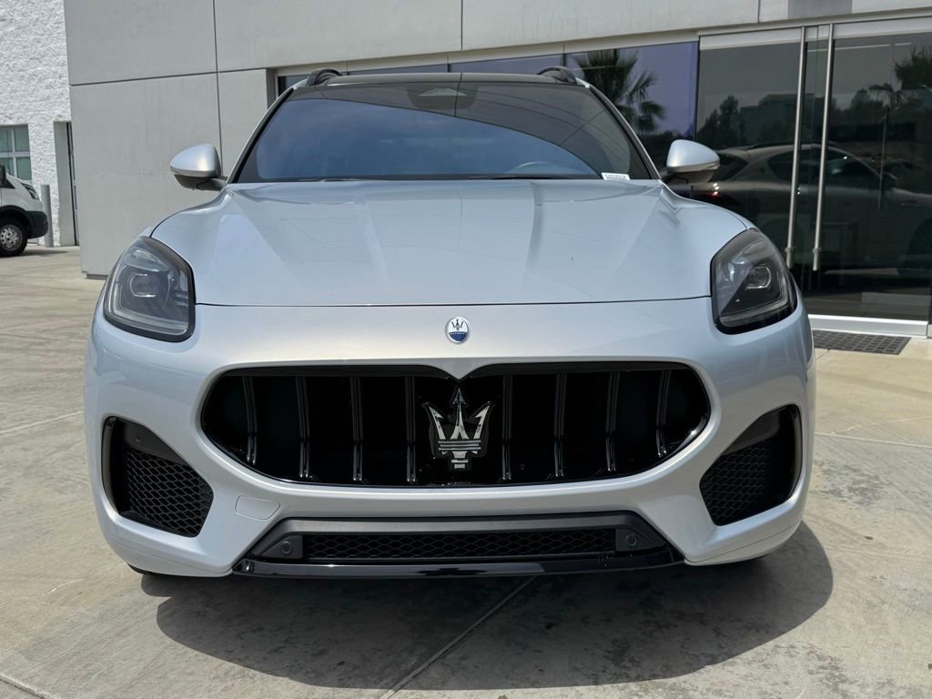 Certified 2023 Maserati Grecale Modena AWD/4WD image 3