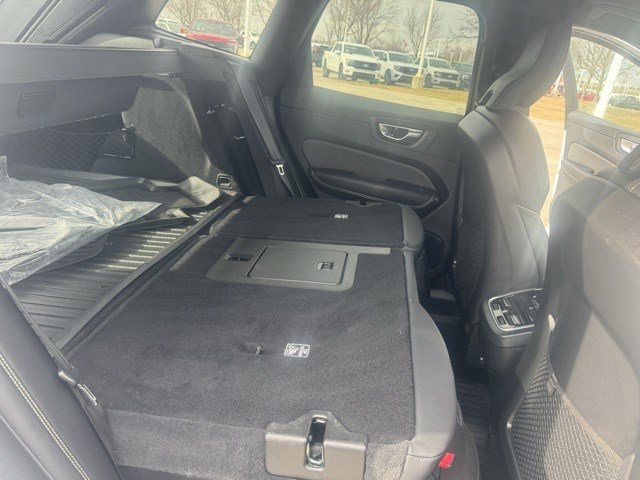 Used 2021 Volvo XC60 T5 R-Design w/ Protection Package Premier image 33