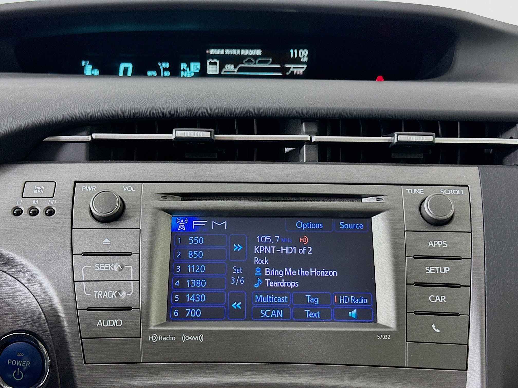 Used 2015 Toyota Prius Persona Series FWD image 19