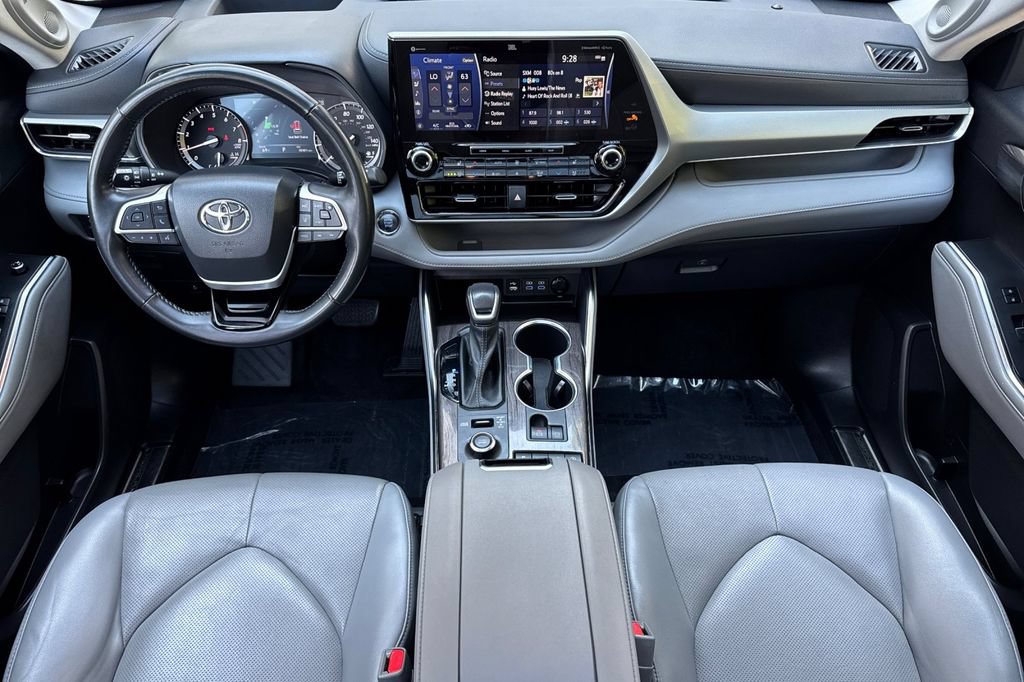 Used 2022 Toyota Highlander Platinum AWD/4WD image 12