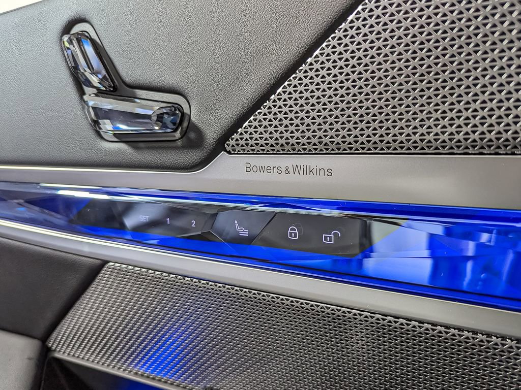 Used 2025 BMW i7 eDrive50 w/ M Sport Package image 13