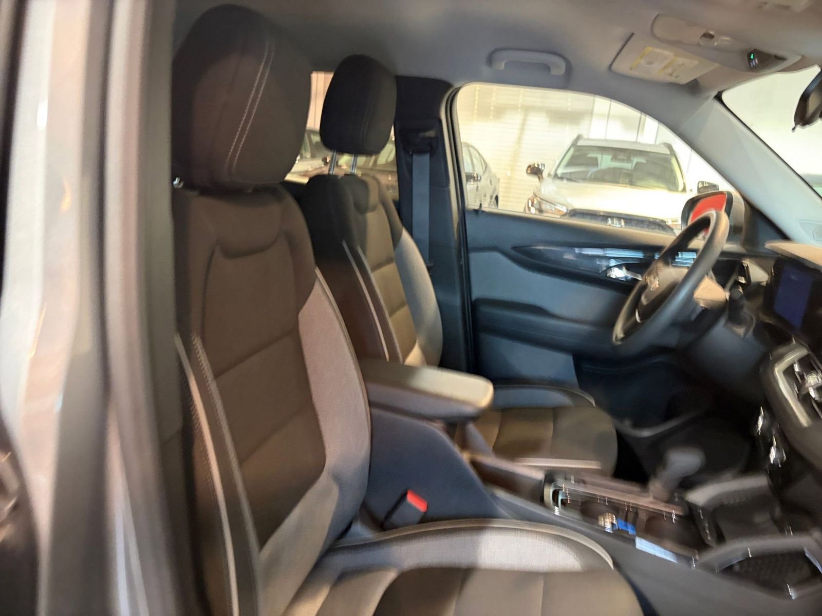 Used 2025 Chevrolet TrailBlazer LT image 34