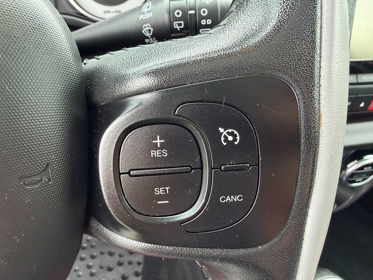 Used 2014 FIAT 500L Easy FWD image 7