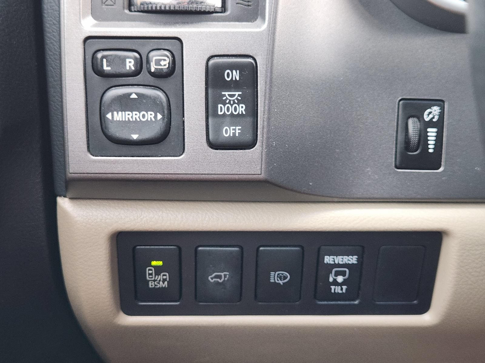 Used 2016 Toyota Sequoia Platinum RWD image 23