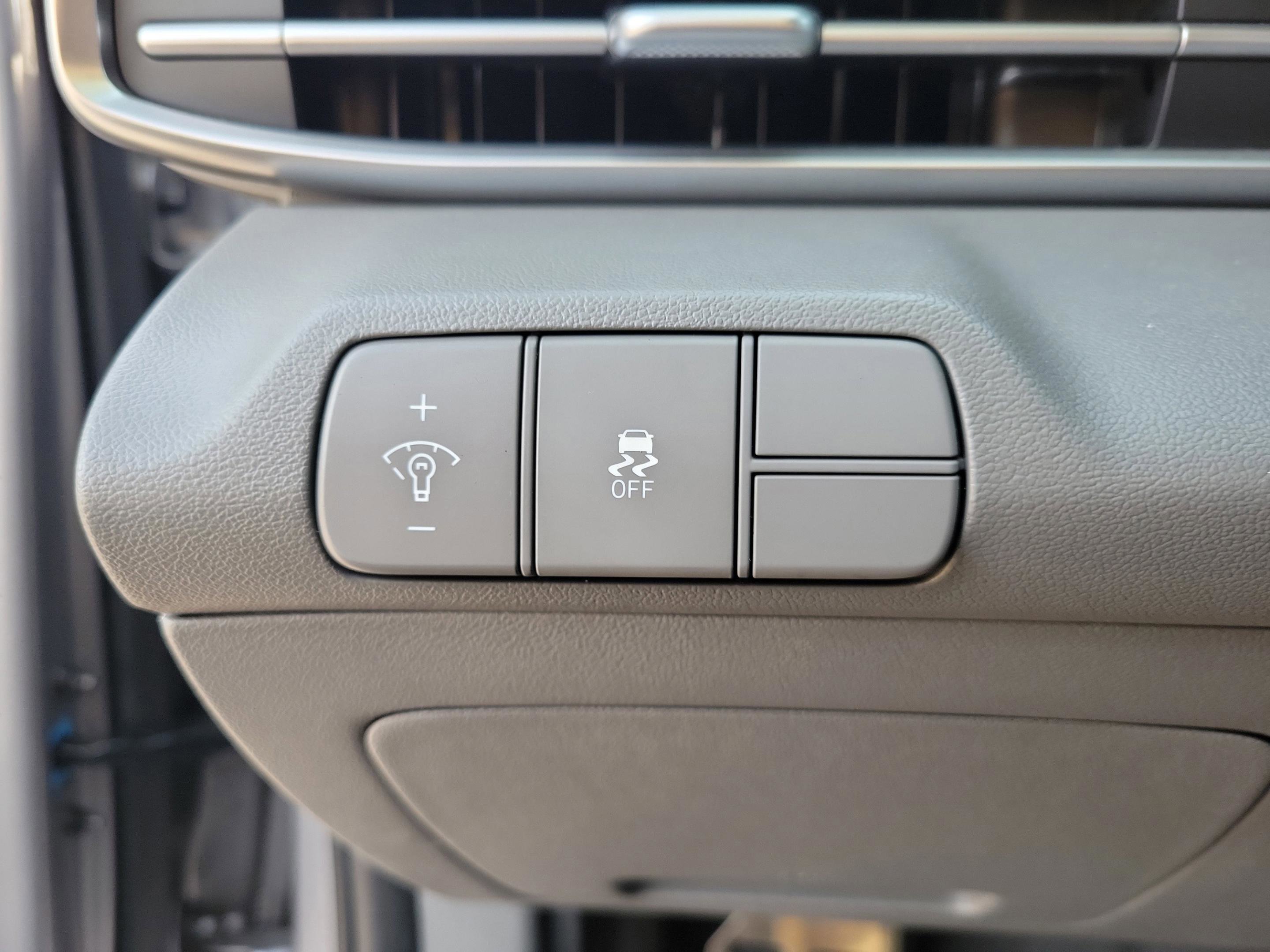 Used 2025 Hyundai Elantra Sport image 15