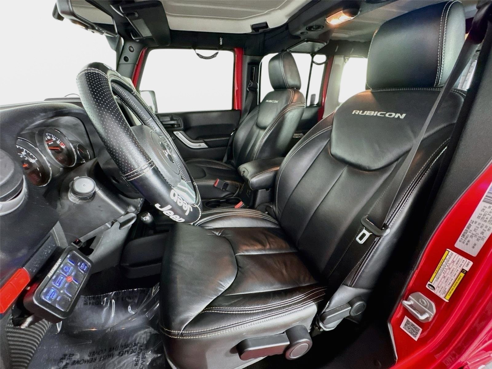 Used 2015 Jeep Wrangler Unlimited Rubicon AWD/4WD image 11
