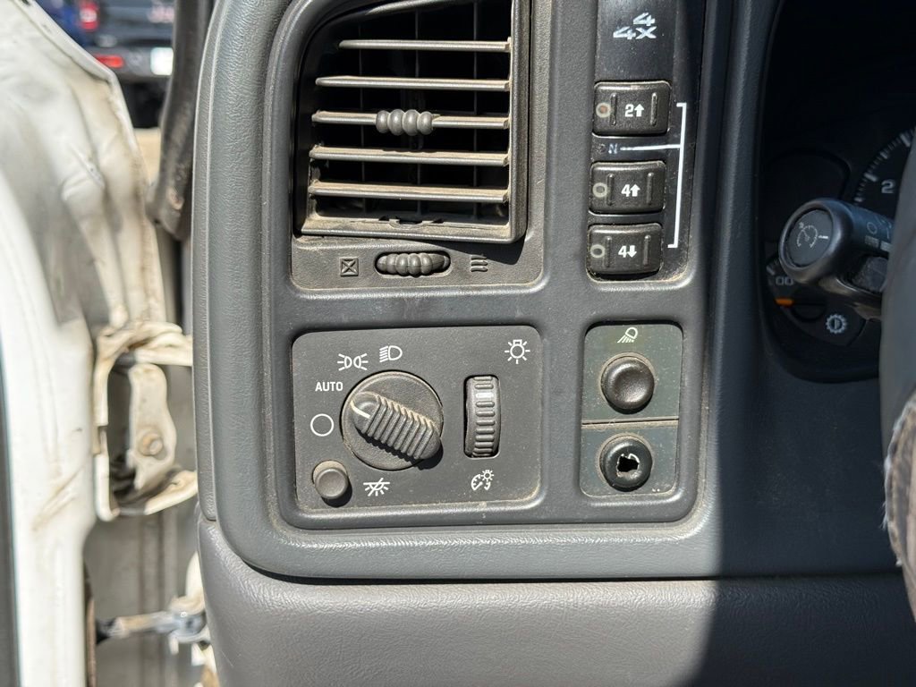 Used 2006 Chevrolet Silverado 3500 LT w/ Heavy-Duty Power Package image 17