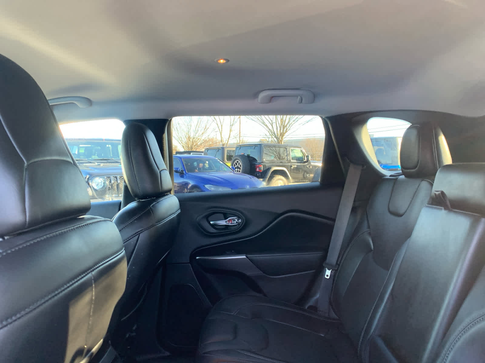 Used 2020 Jeep Cherokee Latitude Lux w/ Trailer Tow Group image 30