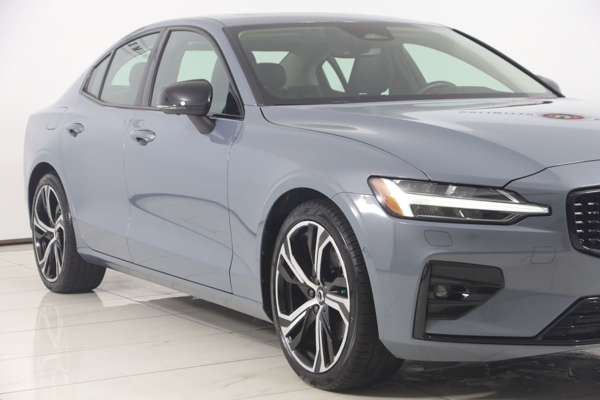 Used 2023 Volvo S60 B5 Plus AWD/4WD image 39