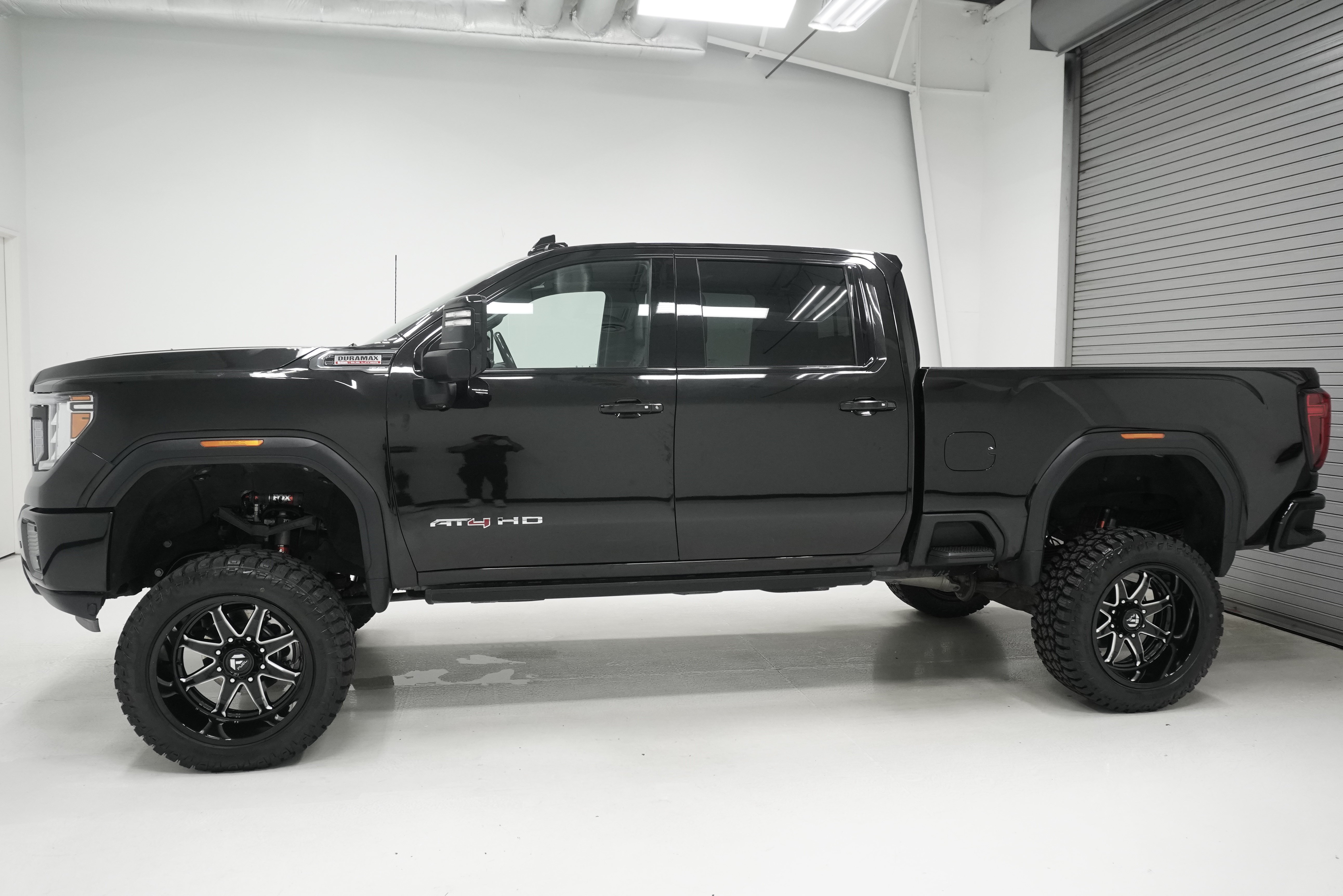 Used 2022 GMC Sierra 2500 AT4 w/ AT4 Premium Plus Package AWD/4WD image 6