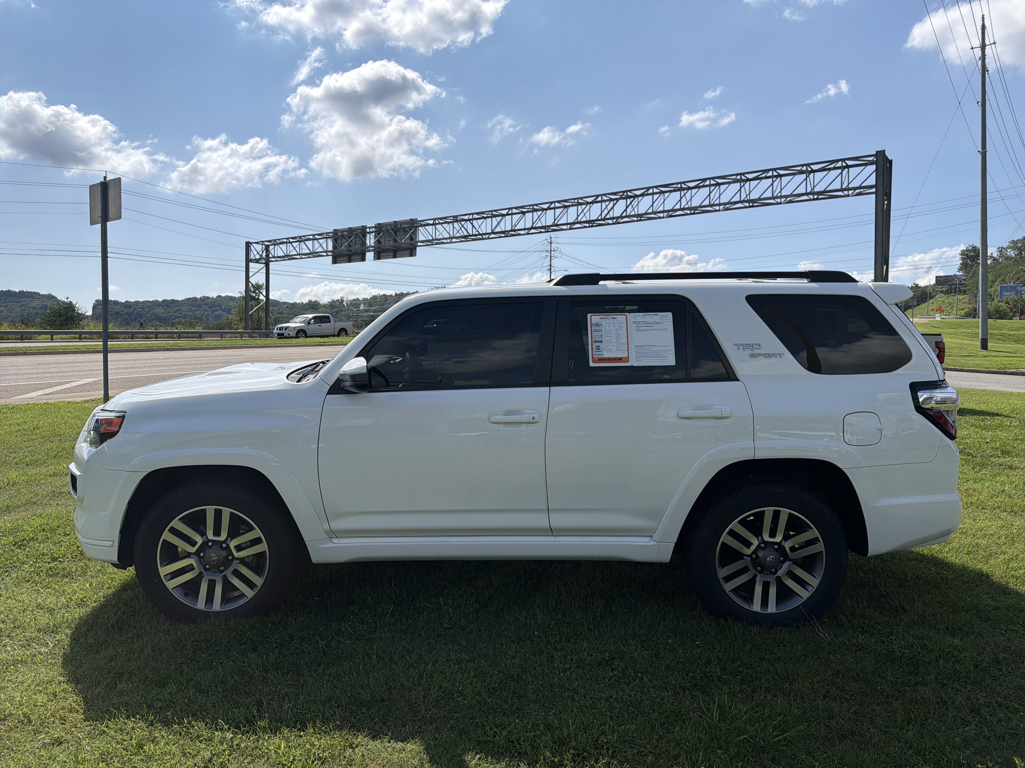 Used 2022 Toyota 4Runner TRD Sport AWD/4WD image 1