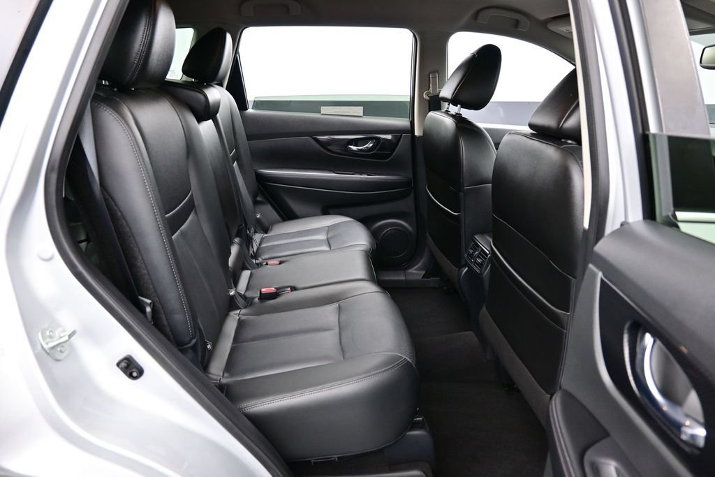 Used 2018 Nissan Rogue SL AWD/4WD image 34