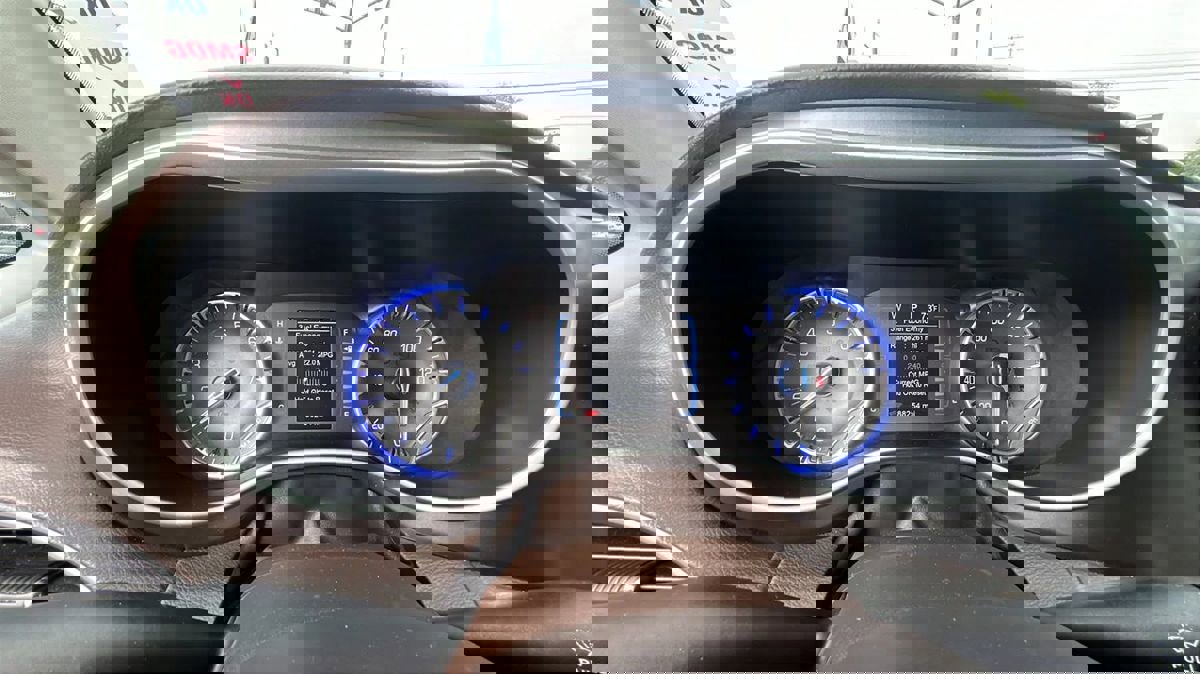 Used 2017 Chrysler Pacifica Touring image 12